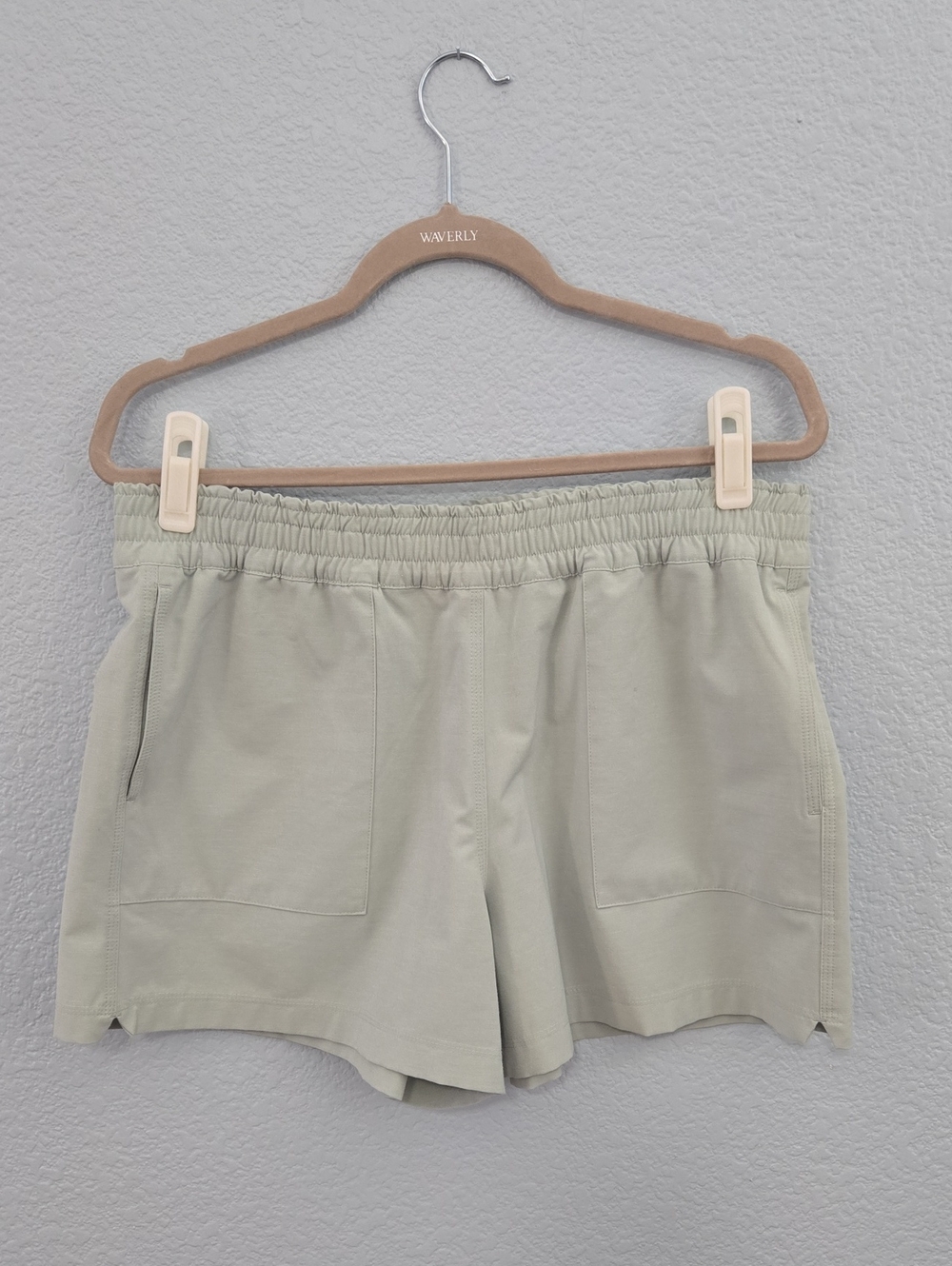FAHERTY Casual Day Short Light Mint  Elastic-Waist Front/Back Pockets Sz LARGE